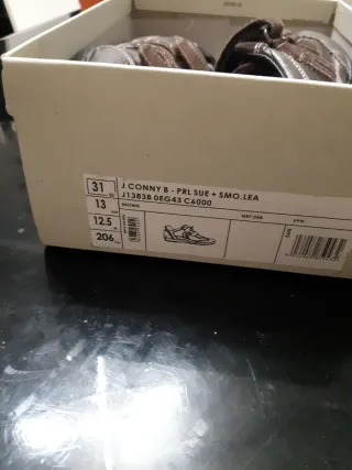 Zapatillas Geox Marrones Velcro Niños. Talla 31