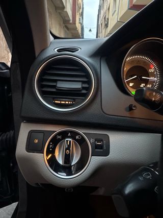 Mercedes-Benz Clase C 180 2011