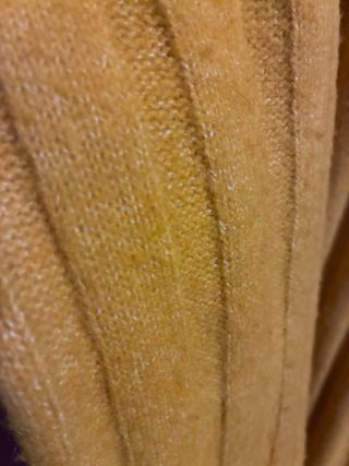 Vestido de punto mostaza oversize