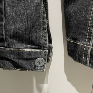 Chaqueta vaquera con tachuelas vintage