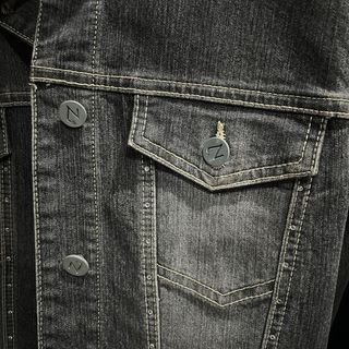 Chaqueta vaquera con tachuelas vintage