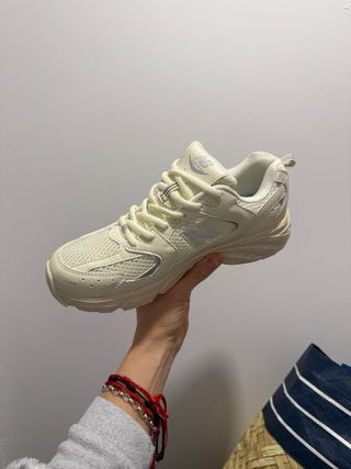 New Balance Beige/Plata 38/39/40