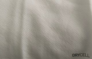 Lote 3 camisetas; 2 Puma y 1 Joma. Talla M.