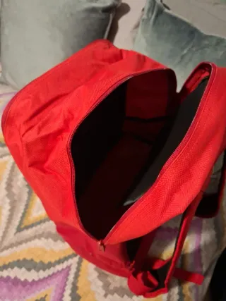 Mochila deportiva Joma  Modelo Estadio III Red