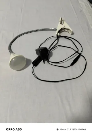 Lámpara de pinza flexible metal y plástico