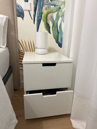 2 Cajoneras/Mesitas de Noche Blancas