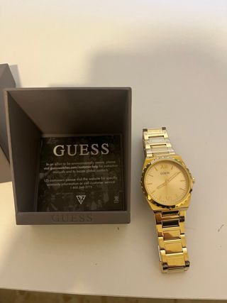 Reloj Guess Dorado