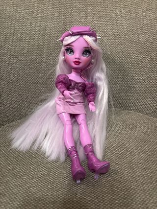 Muñeca Rainbow High Morada