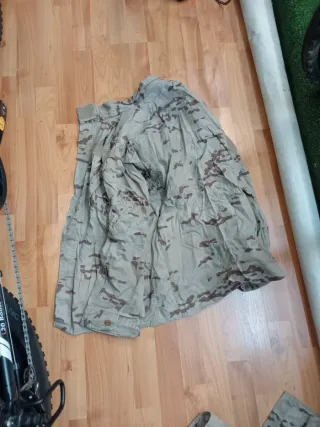 Mono militar y más de 700 prendas en 200€ todo