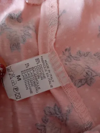 Shorts florales rosas con cinturón