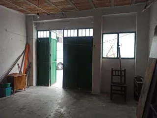 Casa espaciosa dos plantas en Baza, Granada.