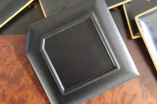 Set 5 piattini neri con disegni dorati