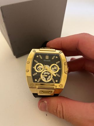 Reloj Guess Dorado y Negro