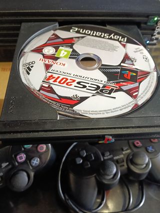 PS2 Negra + 2 Mandos disco duro