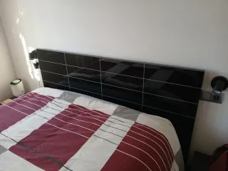 Canapé, cabezal y 2 mesitas de noche