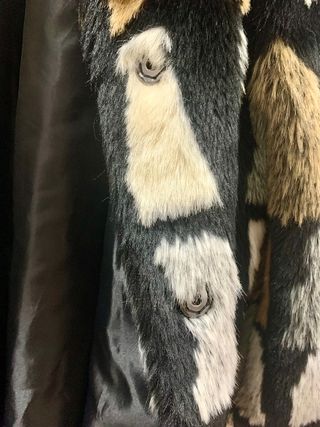 Abrigo pelo sintético patchwork talla L