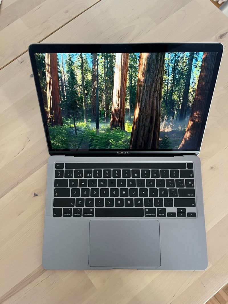 MacBook Pro 2020 16GB Plata