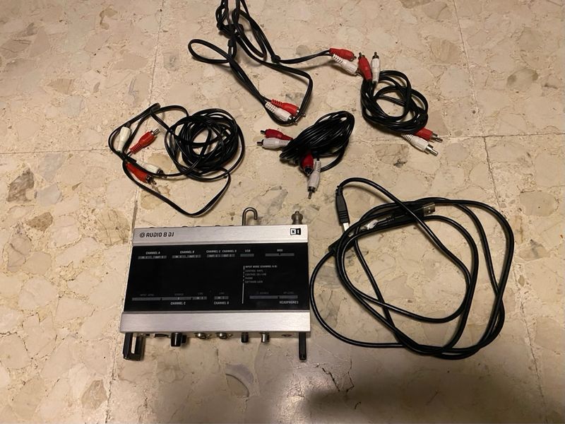 Native Instruments Traktor Audio 8 DJ afbeelding 2