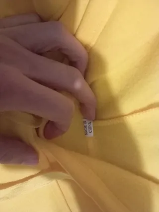 Sudadera DC Shoes amarilla NO ES ORIGINAL