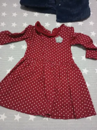 Vestido infantil rojo con lunares blancos