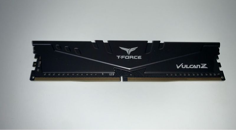 Memoria RAM T-Force Vulcan Z 16GB DDR4 3200MHz