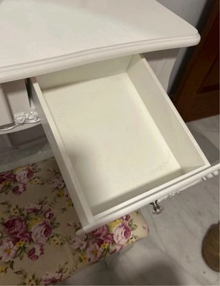 Tocador blanco con espejo