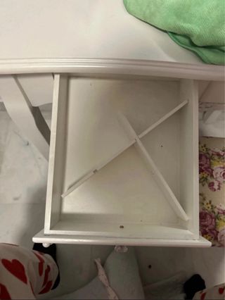 Tocador blanco con espejo