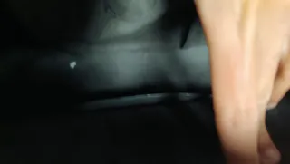 Bolso negro de piel con tachuelas