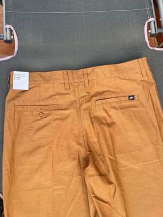 Pantalones Chinos Nike Sportwear Club Marrones