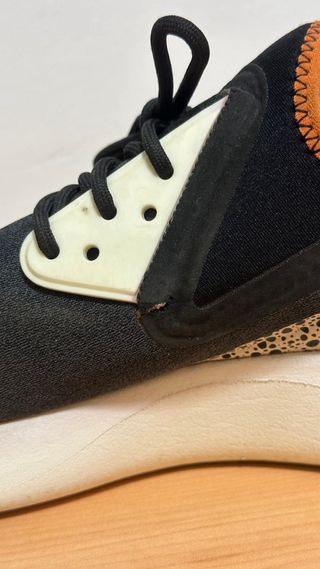 Tenis Nike Talla 45 Negro y Naranja