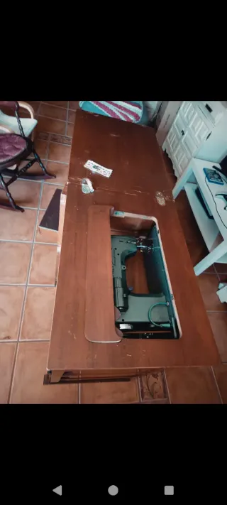 Máquina de coser antigua Refrey