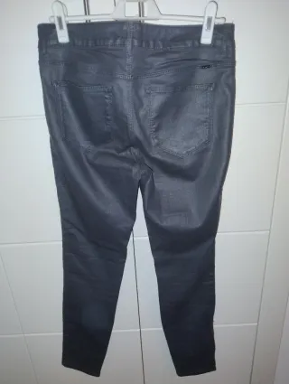 Pantalones Massimo Dutti grises encerados