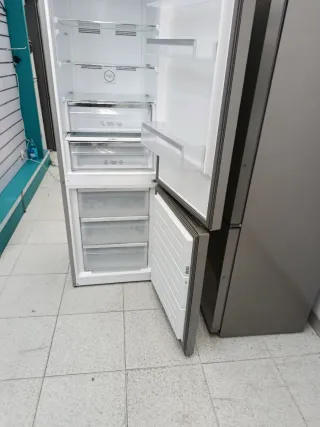 @Nevera combi marca smeg plateado@