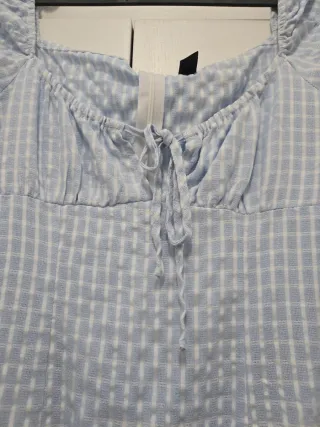 Vestido corto azul con estampado