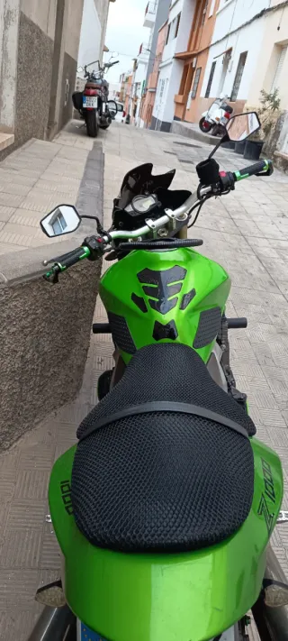 Kawasaki Z1000 - ¡Solo 14.600km y GARANTÍA!