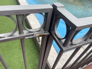 BARANDILLA y PUERTA DE HIERRO