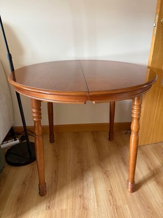 Mesa extensible y 6 sillas comedor