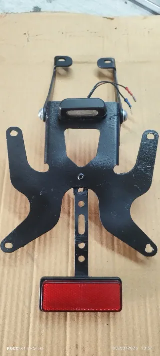 Portamatrículas corto para moto