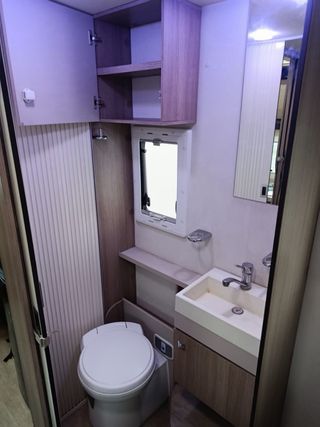 Challenger Genesis 288  | 82000 Km