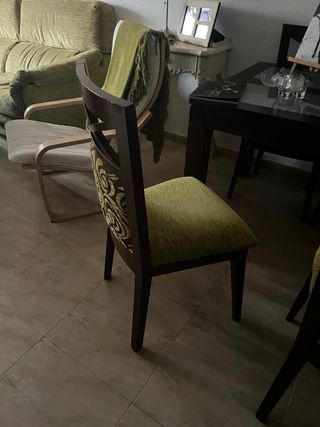 Mesa Comedor Madera y Cristal + 4 Sillas