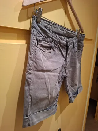 Pantalón corto-bermuda