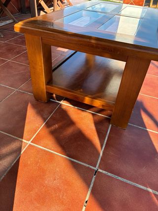 Mesa de centro de madera y cristal