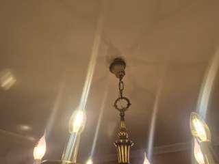 Lámpara de bronce estilo clásico