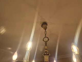 Lámpara de bronce estilo clásico