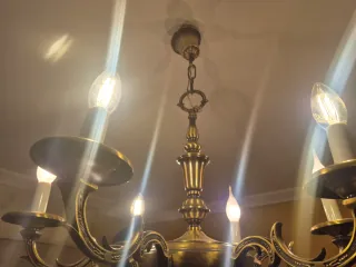 Lámpara de bronce estilo clásico