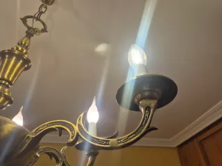 Lámpara de bronce estilo clásico