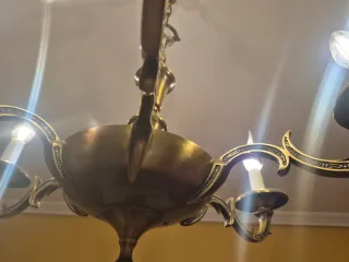 Lámpara de bronce estilo clásico