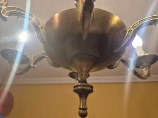 Lámpara de bronce estilo clásico