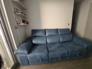 Sofá de tela azul