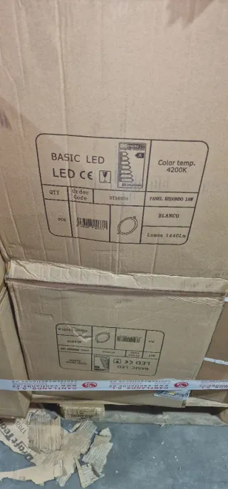 Lámparas, proyectores y plafones pantallas